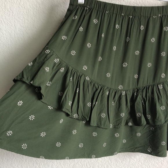 Madewell Pull On Ruffle Tiered Mini Skirt Dot Daisie Dark Forest Green - Picture 7 of 12